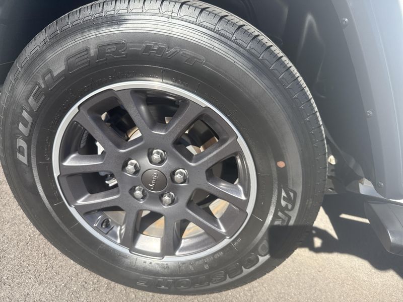 Used 2019 Jeep Wrangler SportImage 26