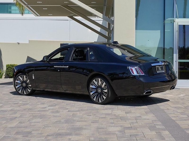 2025 Rolls-Royce Ghost Image 7