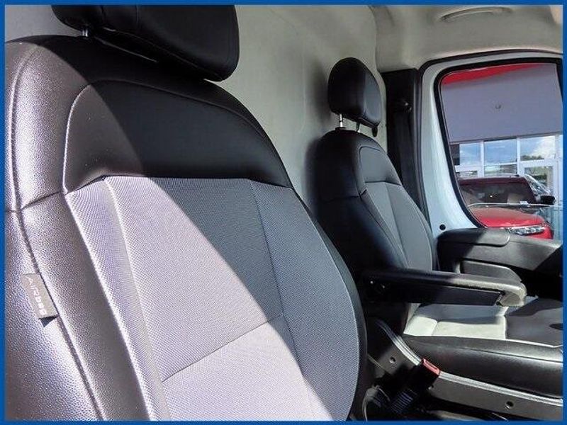 2023 Ram ProMaster 2500 photo 9