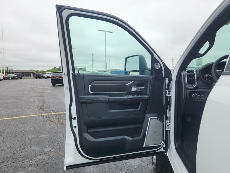 New 2027 RAM 2500 Laramie Crew Cab 4x4 6'4' Box