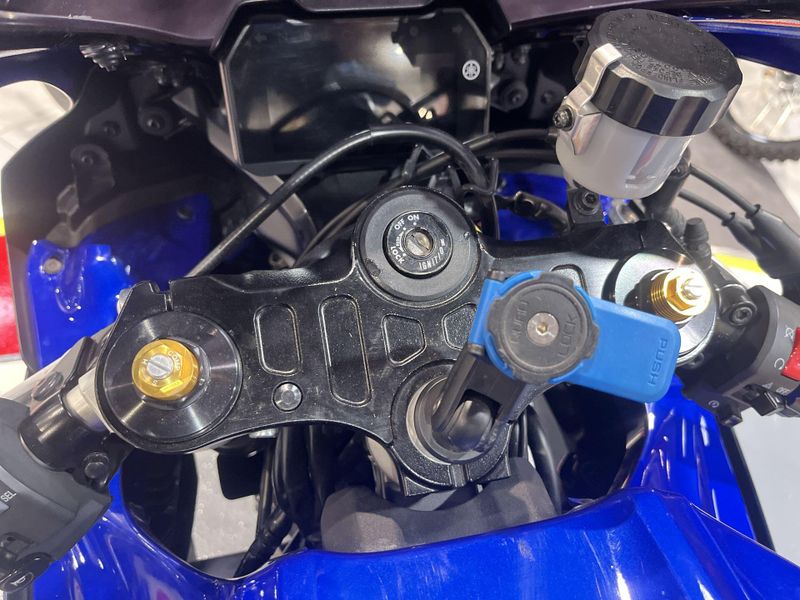 Used 2023 Yamaha YZF-R7 Image 11