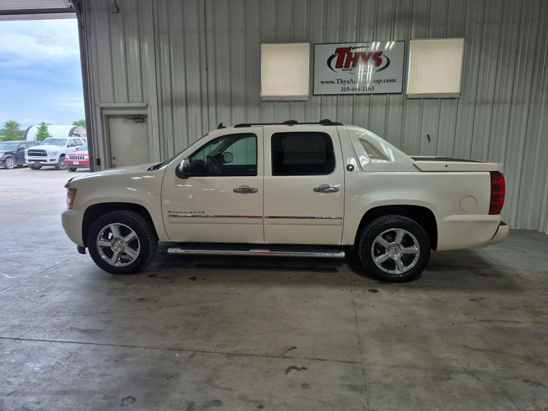 Used 2013 Chevrolet Avalanche LTZImage 19