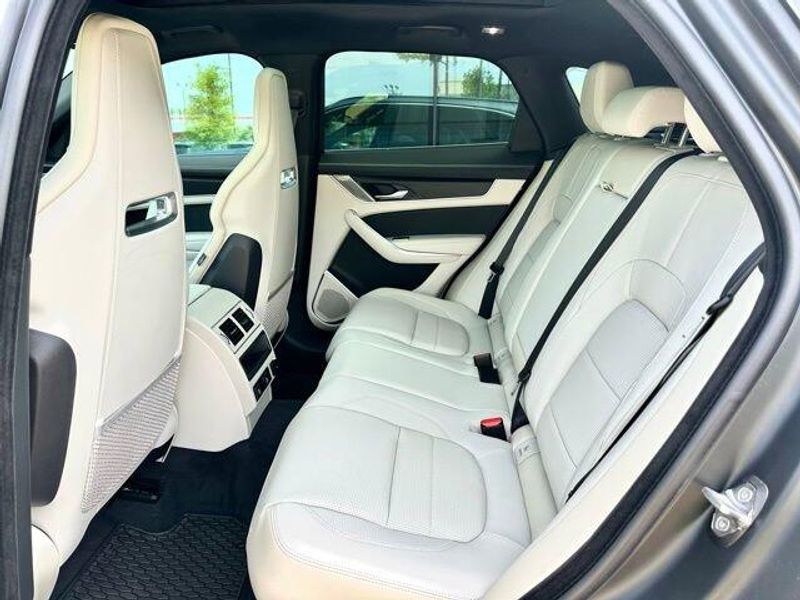 2026 Jaguar F-PACE R-Dynamic S