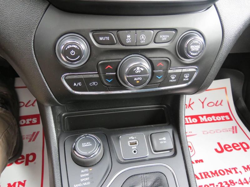 Used 2021 Jeep Cherokee 80th Anniversary Edition 4x4 4dr SUVImage 23