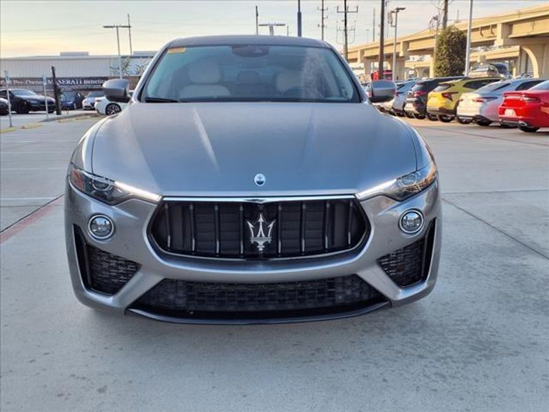 2022 Maserati Levante ModenaImage 11