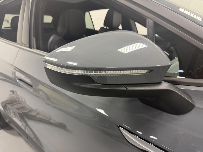 Used 2023 Volkswagen ID.4 S w/Glass RoofImage 21