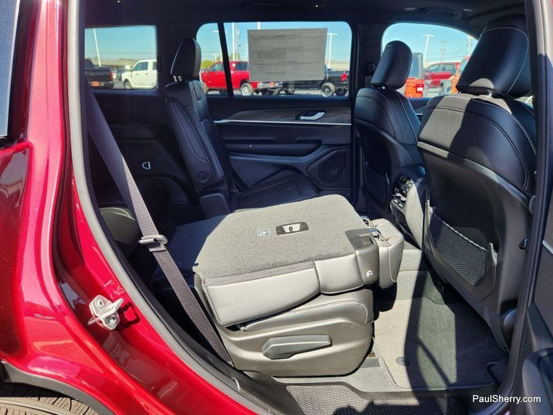 New 2025 Jeep Grand Cherokee L Limited 4x4