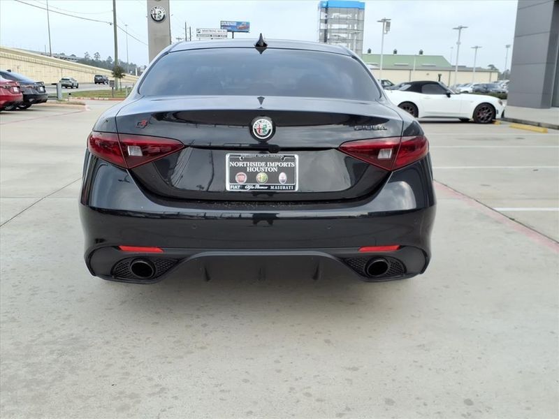 Used 2023 Alfa Romeo Giulia EstremaImage 8