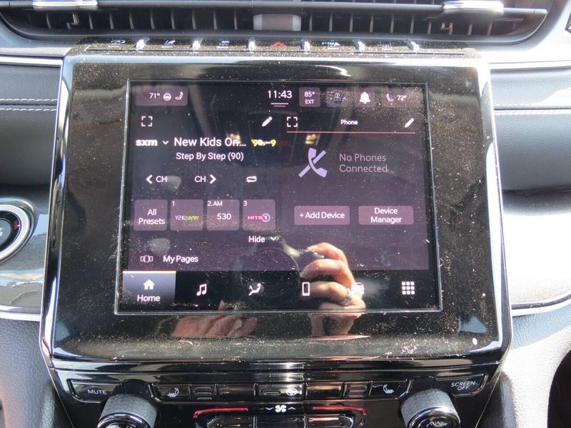 Used 2022 Jeep Grand Cherokee L Laredo 4x4 4dr SUVImage 22