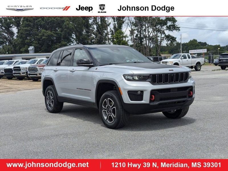 2022 Jeep Grand Cherokee TrailhawkImage 1