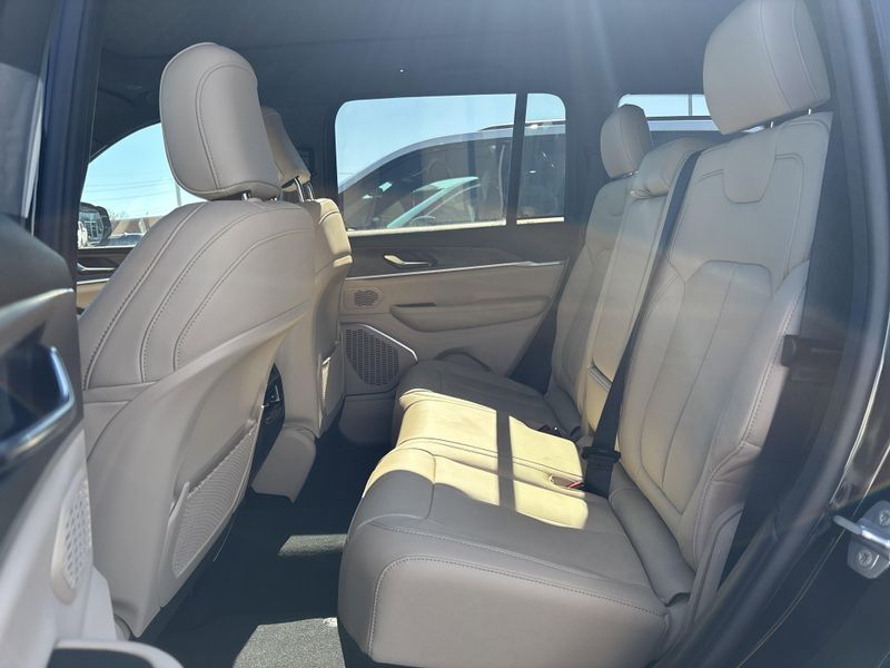 New 2026 Jeep Grand Cherokee Limited 4x4Image 19