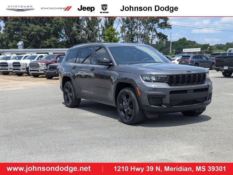 2024 Jeep Grand Cherokee L Altitude 4x4Image 1