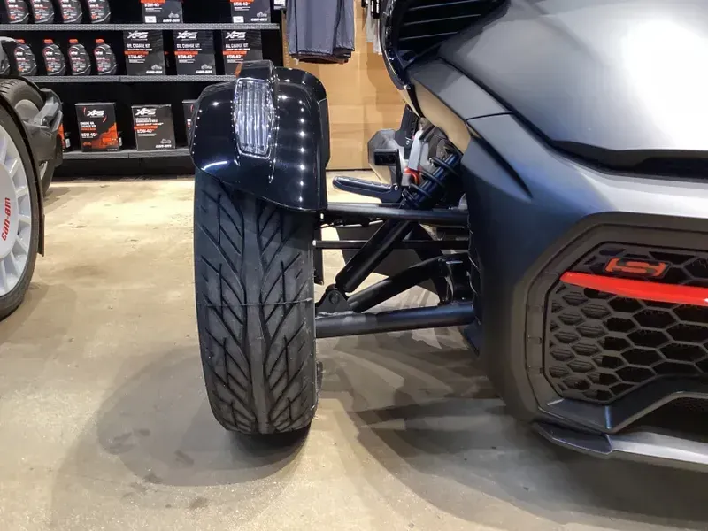 2024 Can-Am SPYDER F3S MONOLITH BLACK SATINImage 7