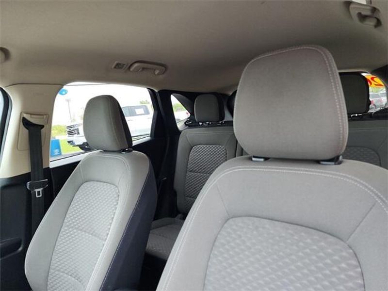 2020 Ford Escape SEImage 21