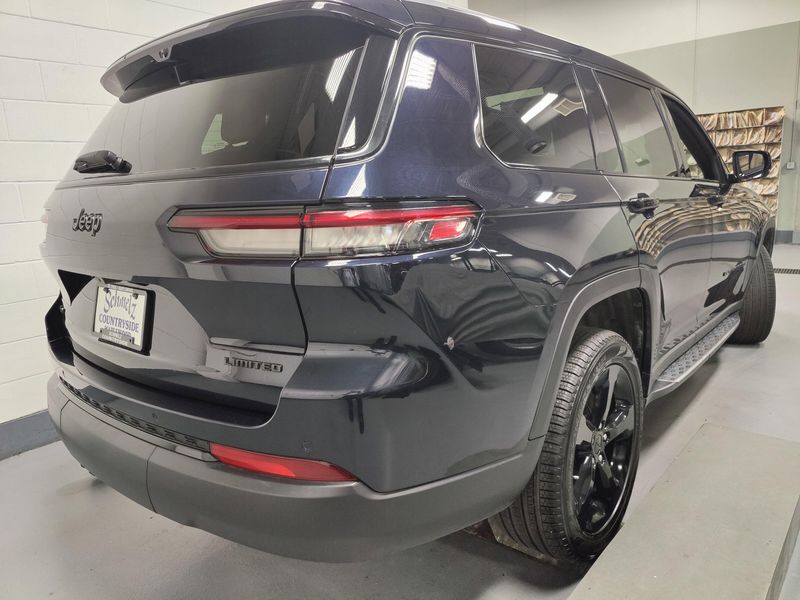 2024 Jeep Grand Cherokee L Limited Black 4x4 w/Suroof/Lux Tech IIImage 17