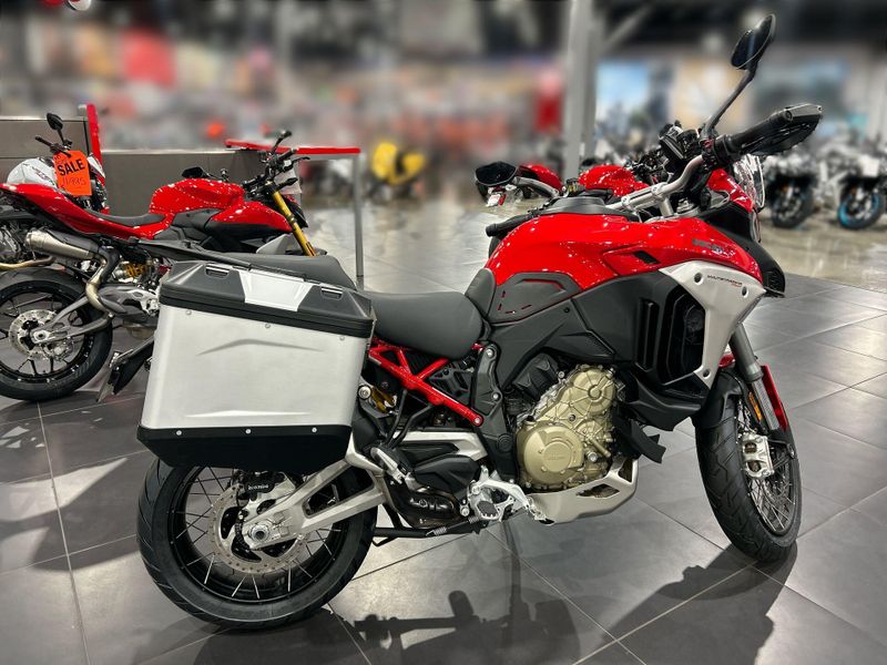 New 2025 Ducati MULTISTRADA V4 RALLY TRAVEL & RADAR SPOKED WHEELS Image 13