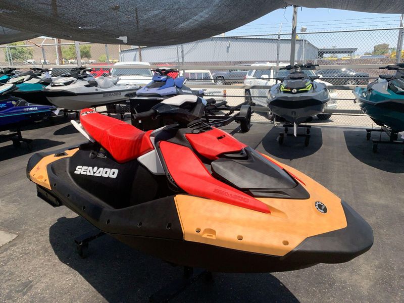 New 2024 Sea-Doo SPARK FOR 3 90 CONVENIENCE PACKAGE Image 16