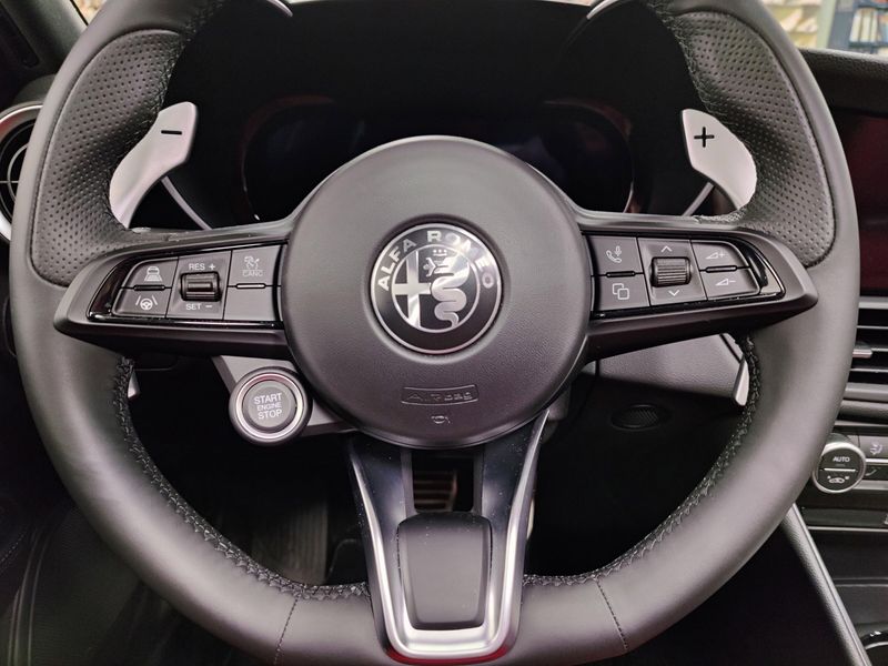 New 2025 Alfa Romeo Giulia AwdImage 28