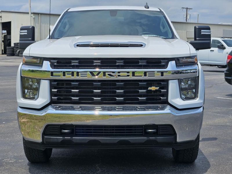  Chevrolet Silverado 2500HD Image 2