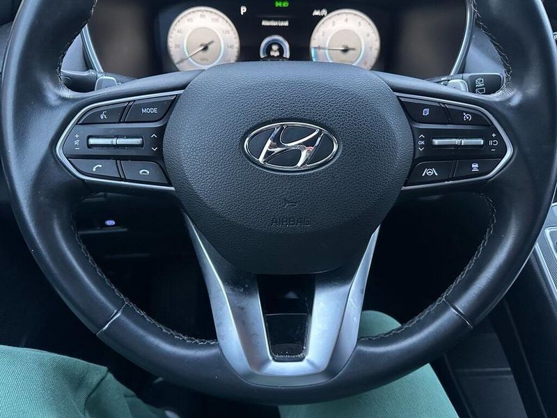 2022 Hyundai Santa Fe SEL photo 3
