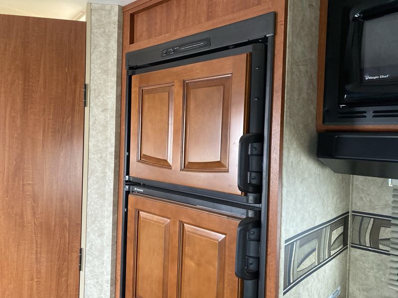 Used 2010 FOREST RIVER SURVEYOR SPORT 186 Image 13