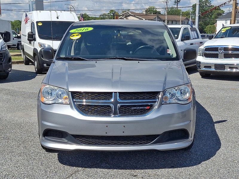 2016 Dodge Grand Caravan SE photo 2