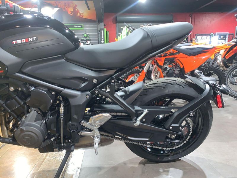 New 2025 Triumph TRIDENT 660 Image 17