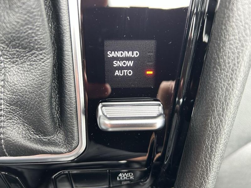 2025 Jeep Compass Limited photo 25