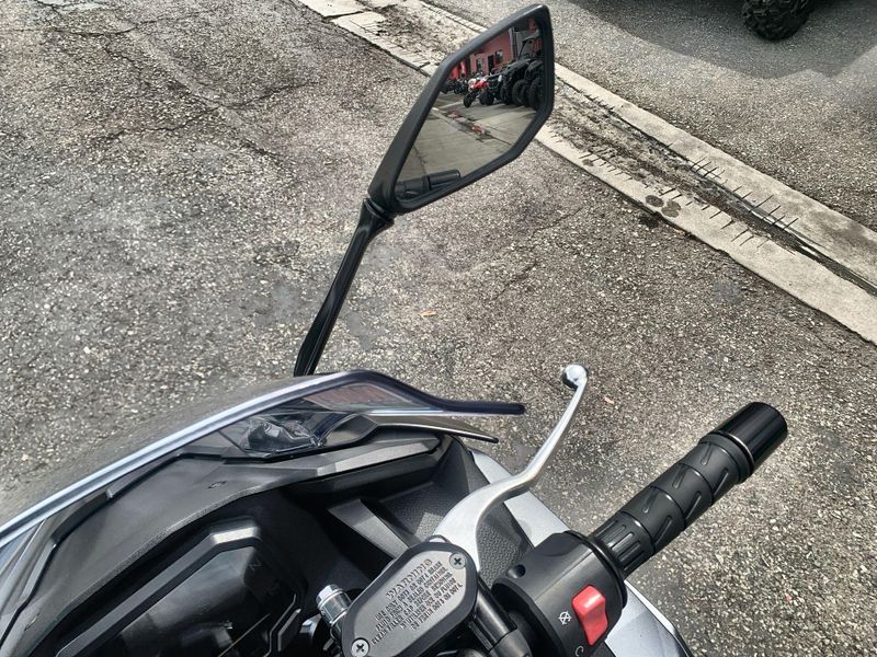 Used 2025 Kawasaki Ninja 500 SE ABS Image 21