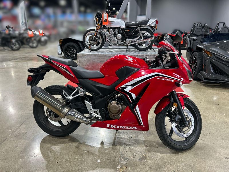 2022 Honda CBR300R Base Image 10
