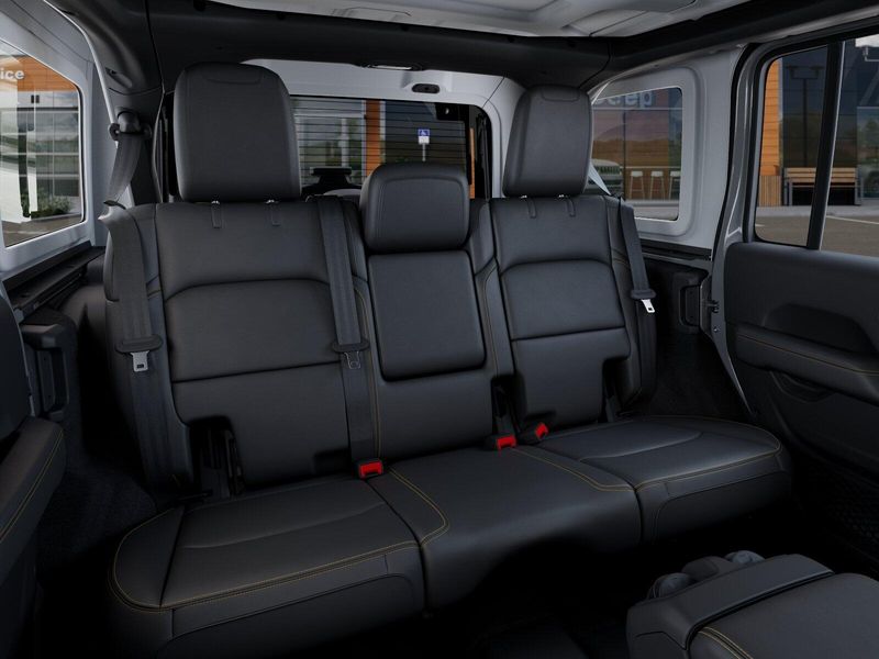 New 2026 Jeep Wrangler 4-door SaharaImage 37