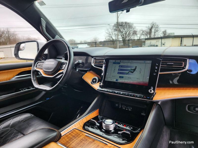 2022 Jeep Grand Wagoneer Series III