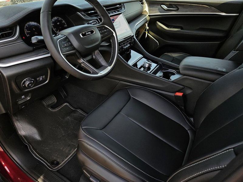 2025 Jeep Grand Cherokee L Limited 4x4Image 21