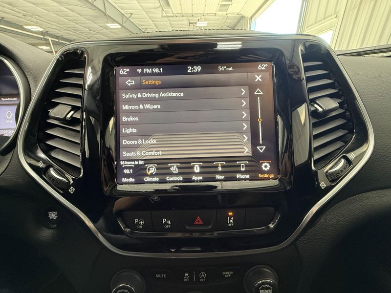 Used 2022 Jeep Cherokee LimitedImage 36