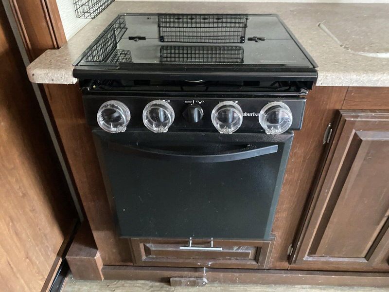 Used 2018 FOREST RIVER FR3 29DS Image 11