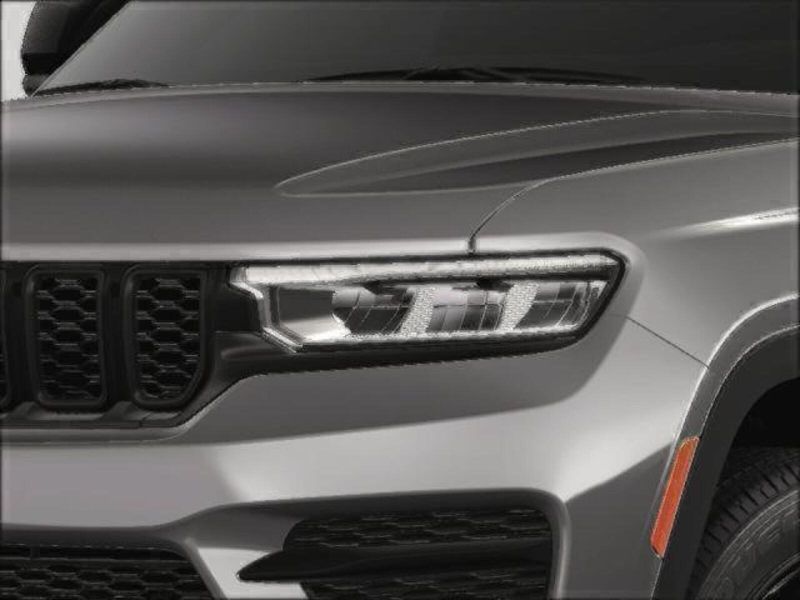 2025 Jeep Grand Cherokee Altitude photo 10