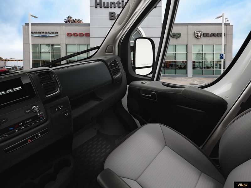 2024 RAM ProMaster 2500 Low Roof 136 WBImage 20