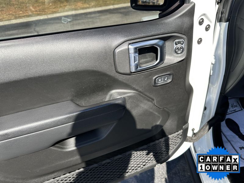 Used 2022 Jeep Gladiator RubiconImage 16