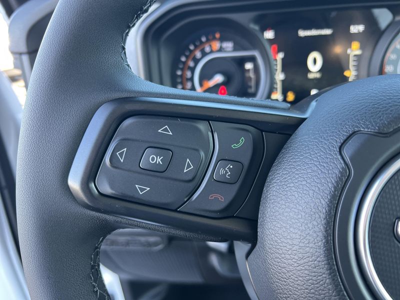 New 2026 Jeep Gladiator Sport S 4x4Image 20