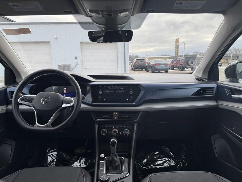 2024 Volkswagen Taos SEImage 12
