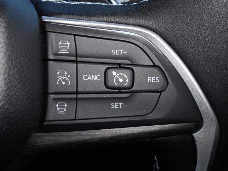 2025 Jeep Grand Cherokee Limited 4x4Image 18