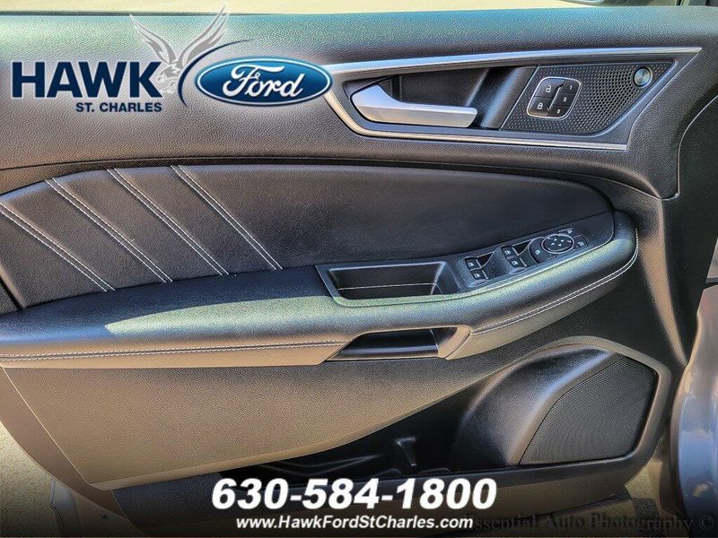 2022 Ford Edge ST photo 17
