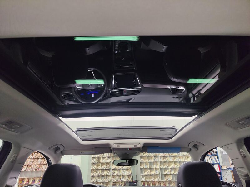 Used 2022 Volkswagen Tiguan SE AWD w/SunroofImage 7