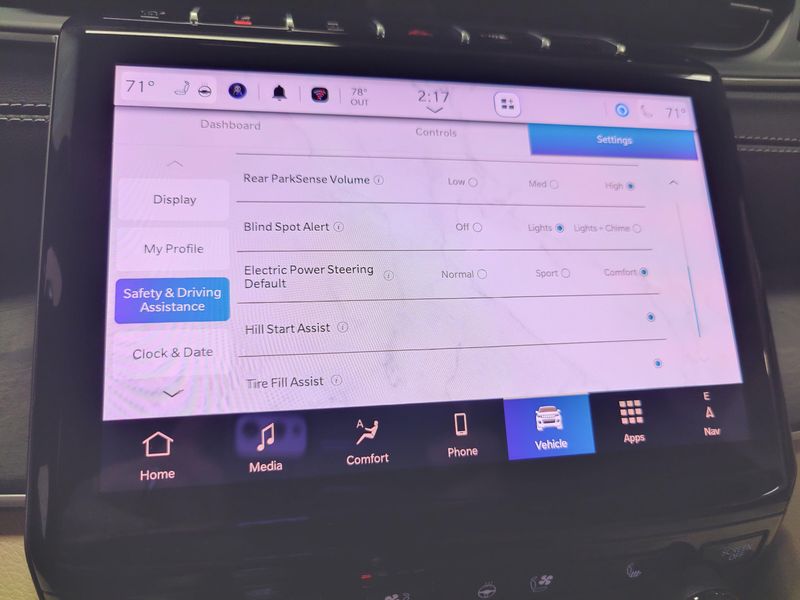 Used 2025 Jeep Grand Cherokee Limited 4X4 w/Luxury Tech IIImage 9
