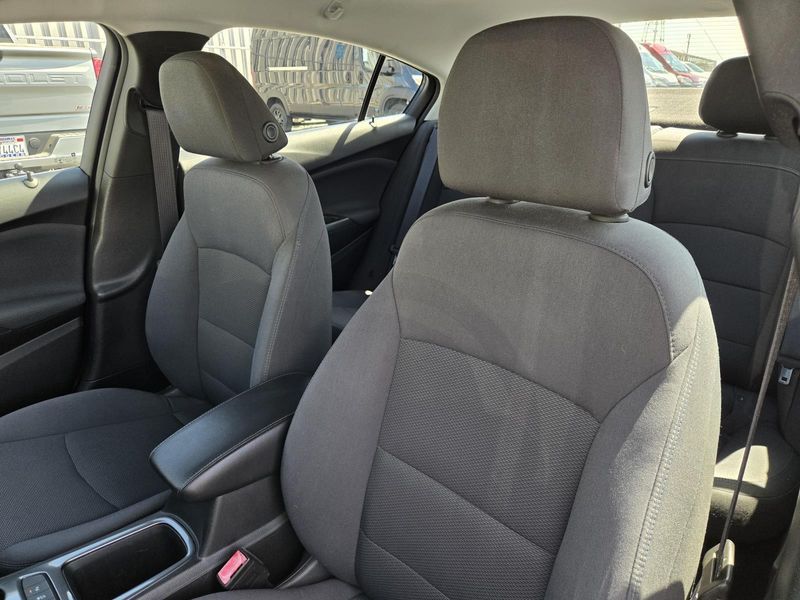 Used 2019 Chevrolet Cruze 4dr Sdn LT