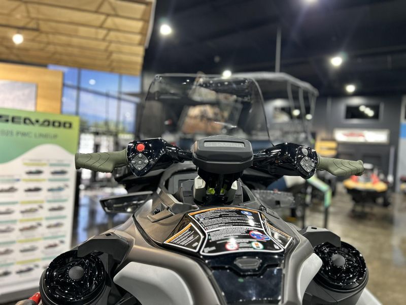 2025 Sea-Doo FISHPRO APEX 300 (SOUND SYSTEM) Image 15