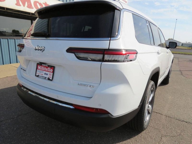 2021 Jeep Grand Cherokee L Limited 4x4 4dr SUVImage 8