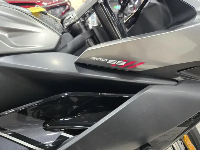 NEW 2026 CFMOTO 300SS Image 9