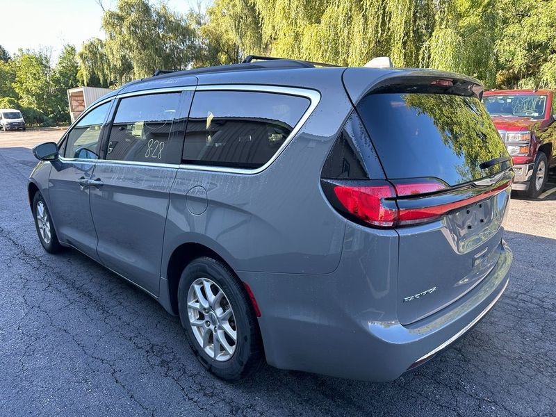 2022 Chrysler Pacifica Touring LImage 14