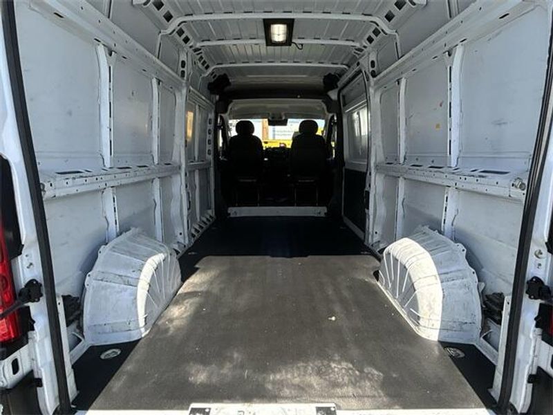 2023 RAM ProMaster 2500 High RoofImage 15